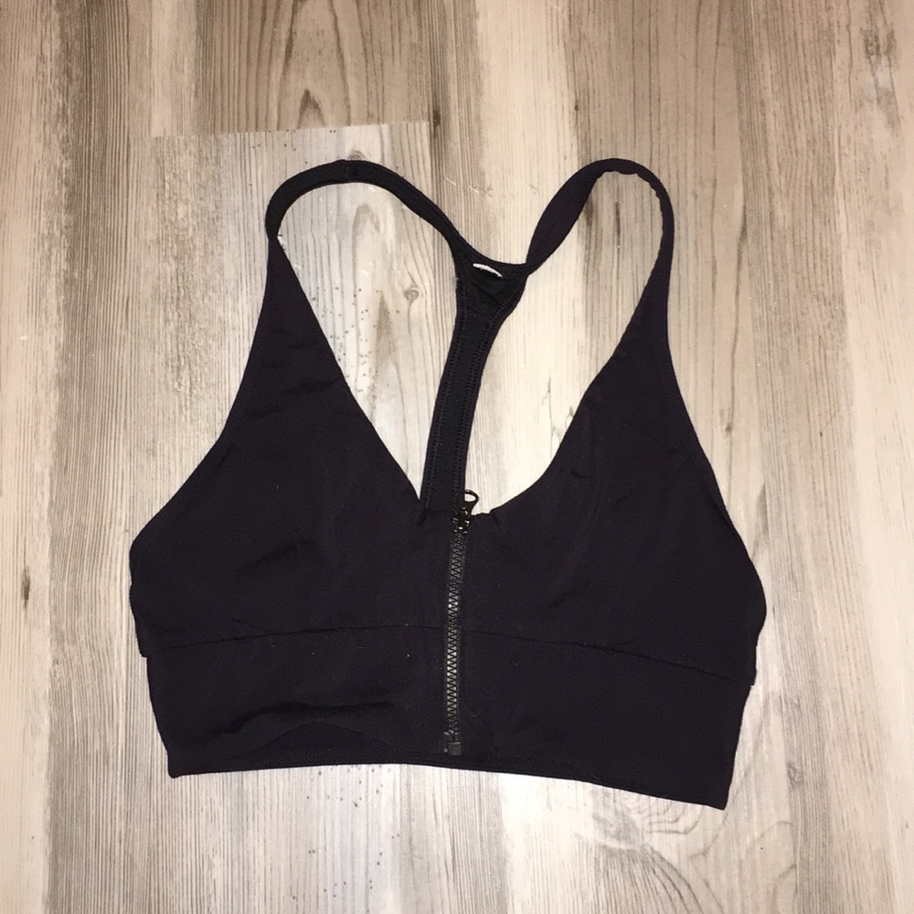 Black Lululemon sports bra